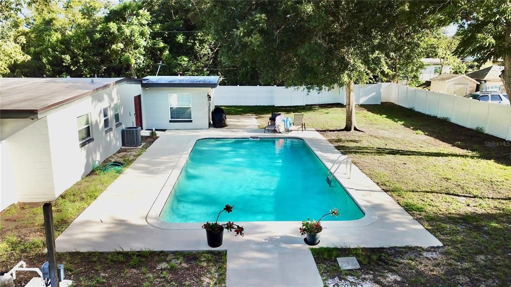 Activo con contrato: $325,000 (4 camas, 3 baños, 1438 Pies cuadrados)