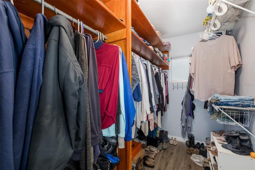 На продажу: $355,000 (2 спален, 2 ванн, 1102 Квадратных фут)