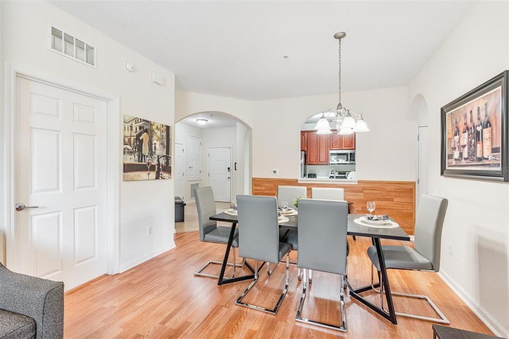En Venta: $489,900 (3 camas, 2 baños, 1412 Pies cuadrados)