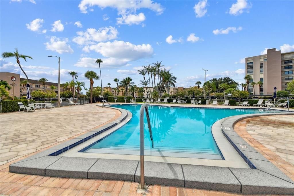 For Rent: $2,400 (2 beds, 2 baths, 1235 Square Feet)
