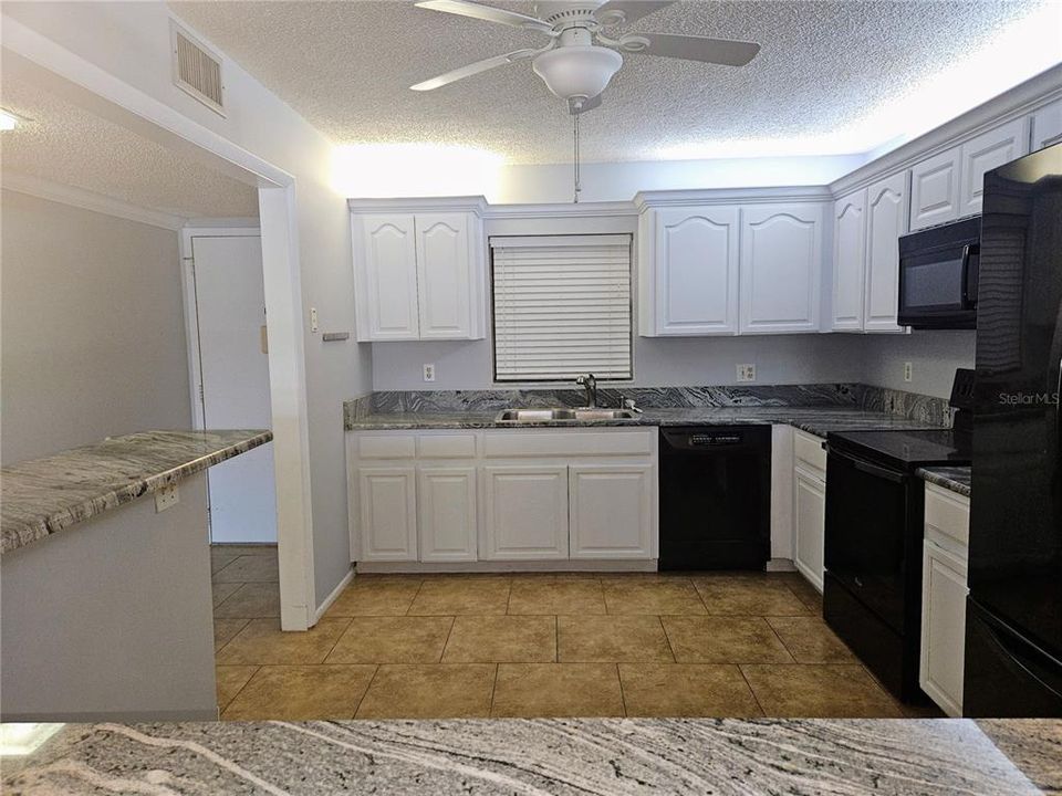 For Rent: $2,400 (2 beds, 2 baths, 1235 Square Feet)