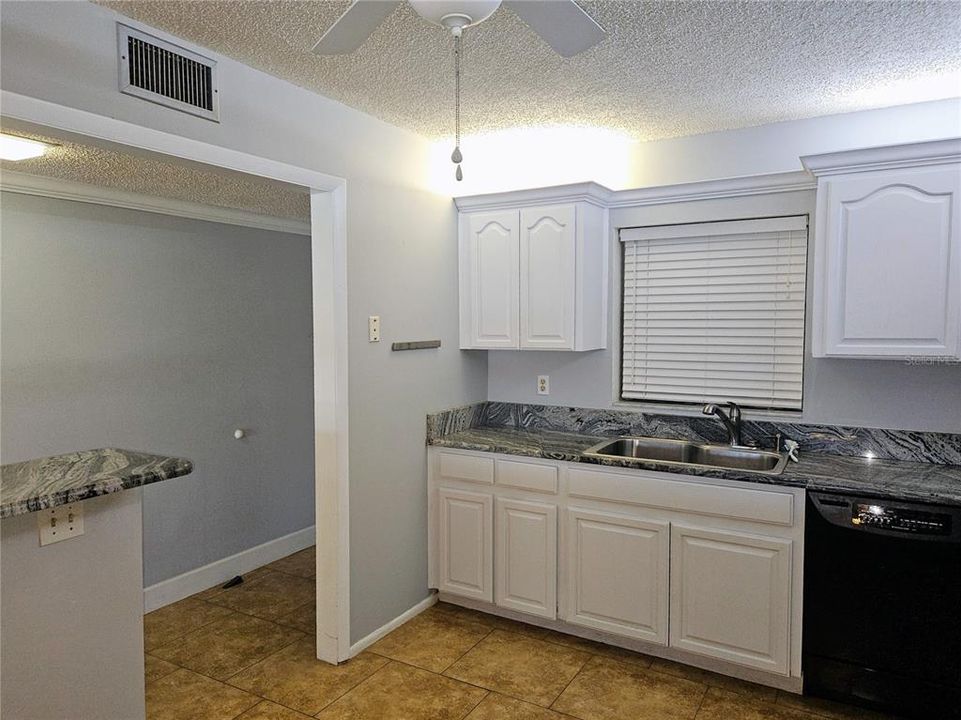 For Rent: $2,400 (2 beds, 2 baths, 1235 Square Feet)