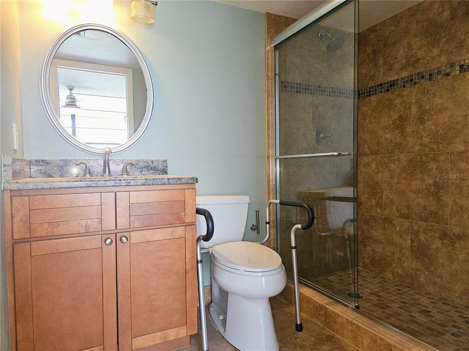 For Rent: $2,400 (2 beds, 2 baths, 1235 Square Feet)