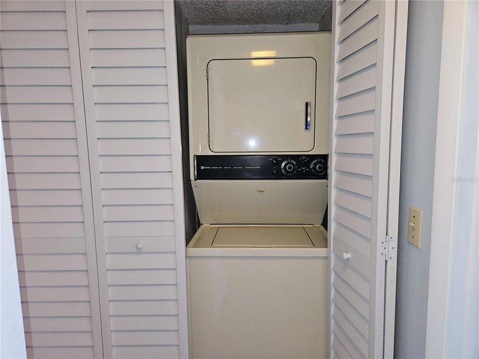 For Rent: $2,400 (2 beds, 2 baths, 1235 Square Feet)
