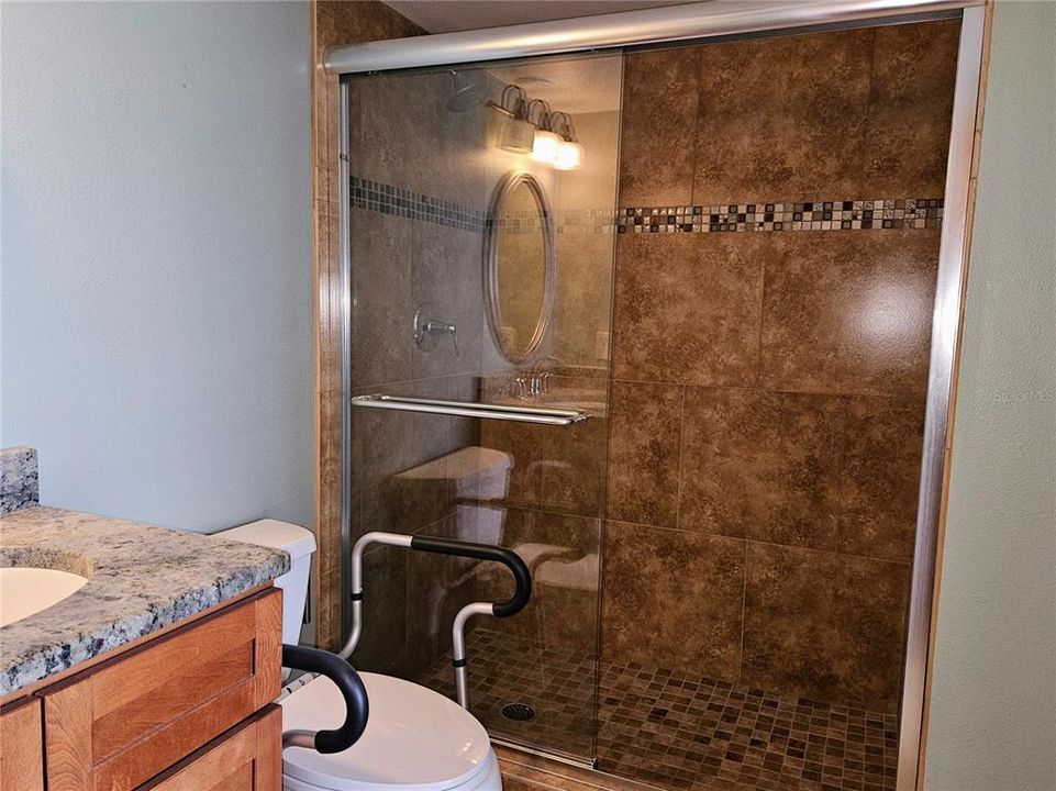 For Rent: $2,400 (2 beds, 2 baths, 1235 Square Feet)