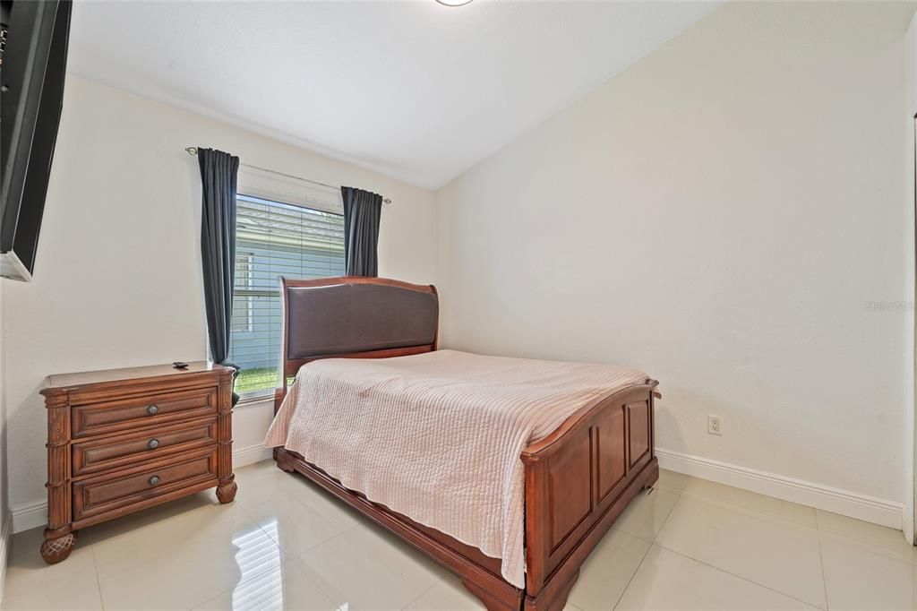 В аренду: $3,300 (6 спален, 3 ванн, 2169 Квадратных фут)
