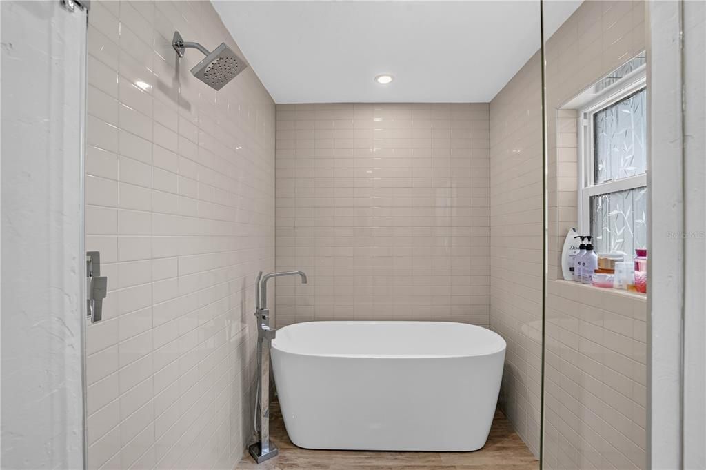 На продажу: $1,095,000 (4 спален, 3 ванн, 1724 Квадратных фут)