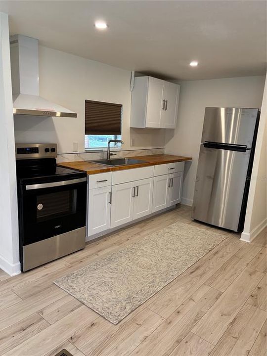 For Sale: $205,000 (3 beds, 2 baths, 800 Square Feet)