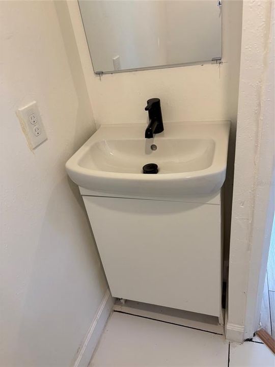 For Sale: $205,000 (3 beds, 2 baths, 800 Square Feet)
