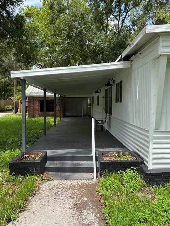 For Sale: $205,000 (3 beds, 2 baths, 800 Square Feet)