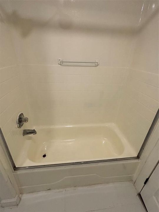 For Sale: $205,000 (3 beds, 2 baths, 800 Square Feet)