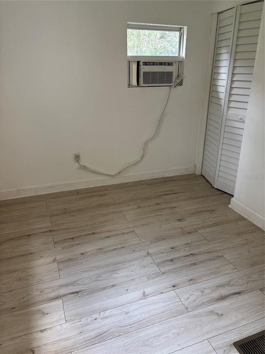 For Sale: $205,000 (3 beds, 2 baths, 800 Square Feet)