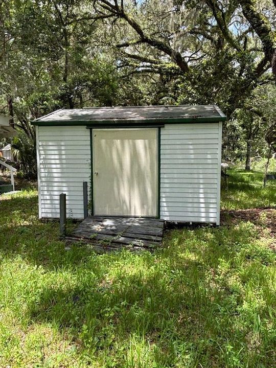 For Sale: $205,000 (3 beds, 2 baths, 800 Square Feet)