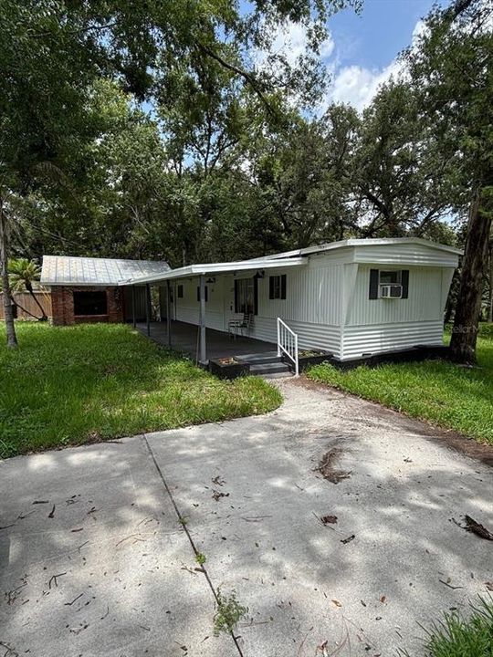 For Sale: $205,000 (3 beds, 2 baths, 800 Square Feet)