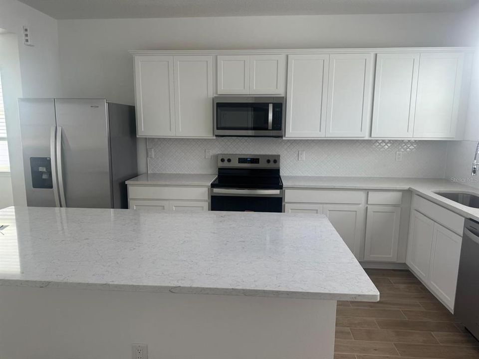 В аренду: $2,600 (3 спален, 2 ванн, 1652 Квадратных фут)