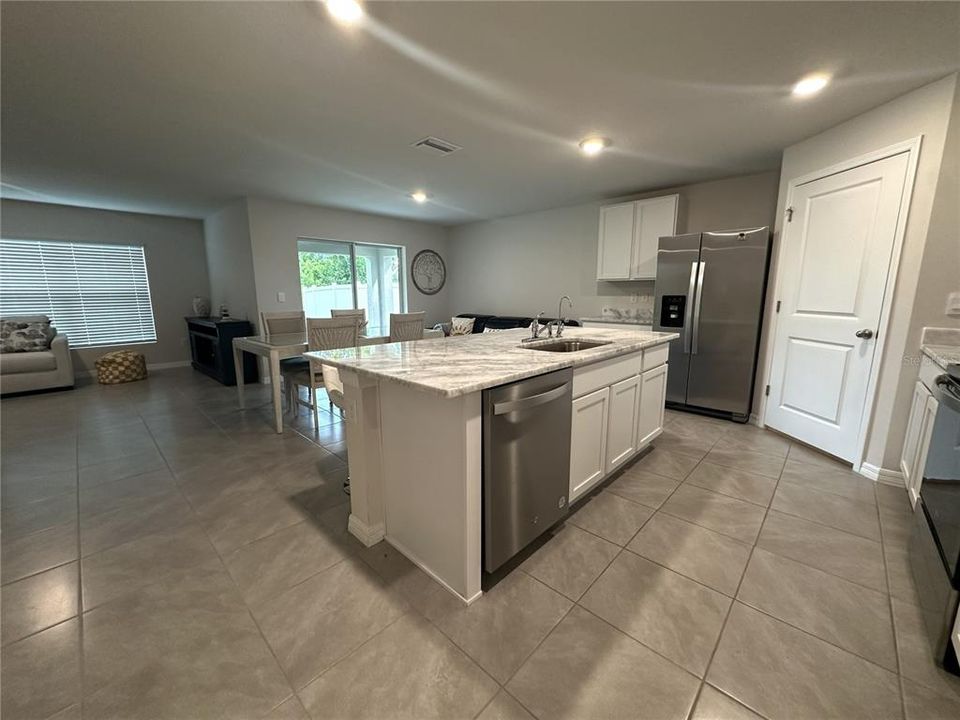 For Sale: $295,000 (4 beds, 2 baths, 1806 Square Feet)