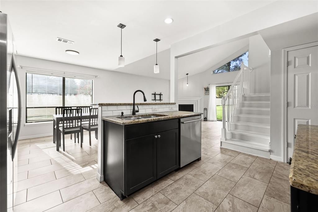 For Sale: $215,000 (3 beds, 2 baths, 1481 Square Feet)