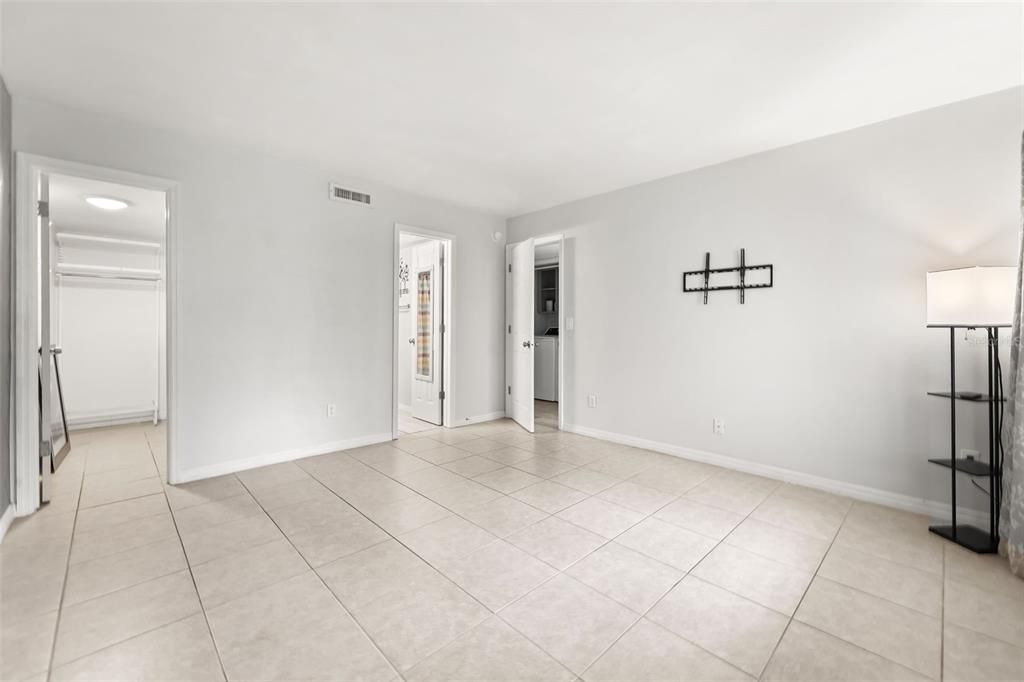 For Sale: $215,000 (3 beds, 2 baths, 1481 Square Feet)