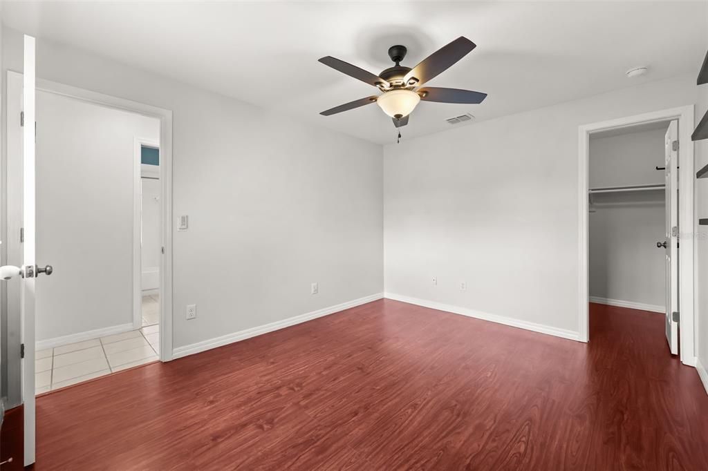 For Sale: $215,000 (3 beds, 2 baths, 1481 Square Feet)