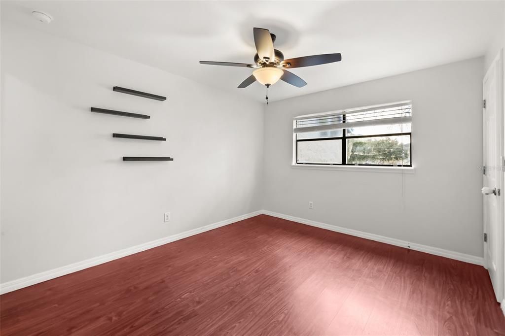 For Sale: $215,000 (3 beds, 2 baths, 1481 Square Feet)