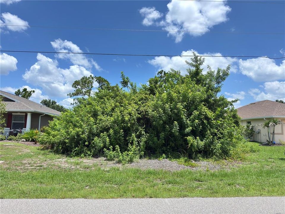 待售: $26,900 (0.17 acres)