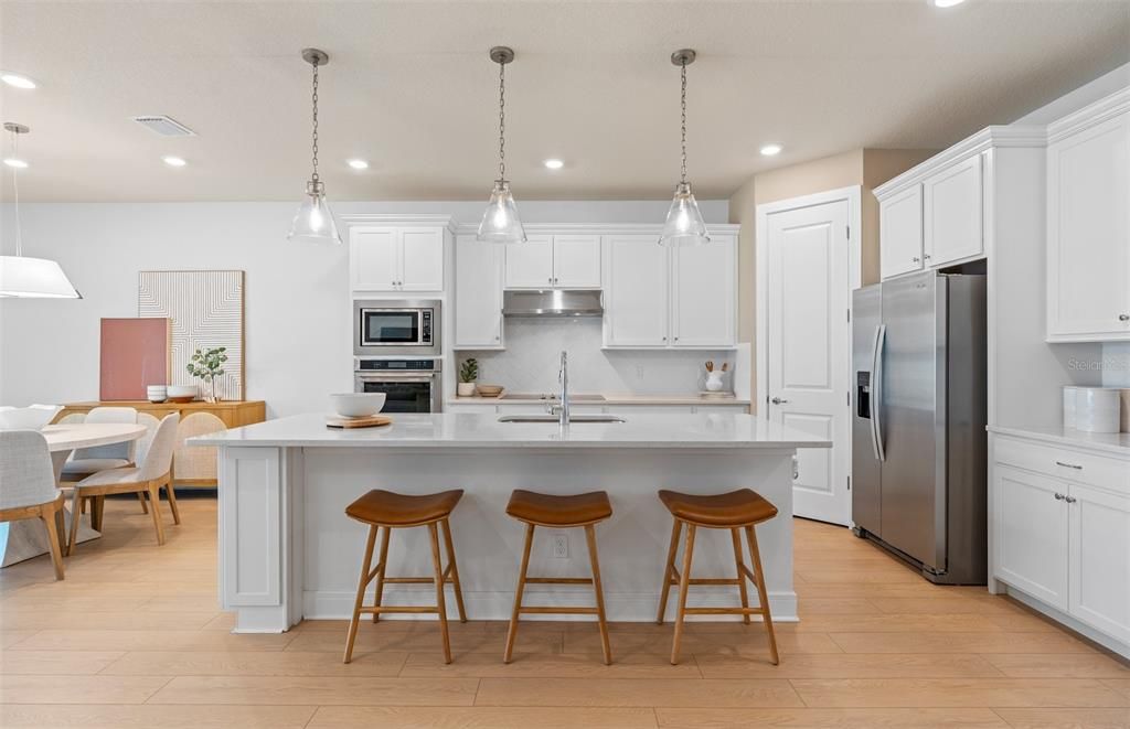 En Venta: $453,990 (4 camas, 3 baños, 2894 Pies cuadrados)