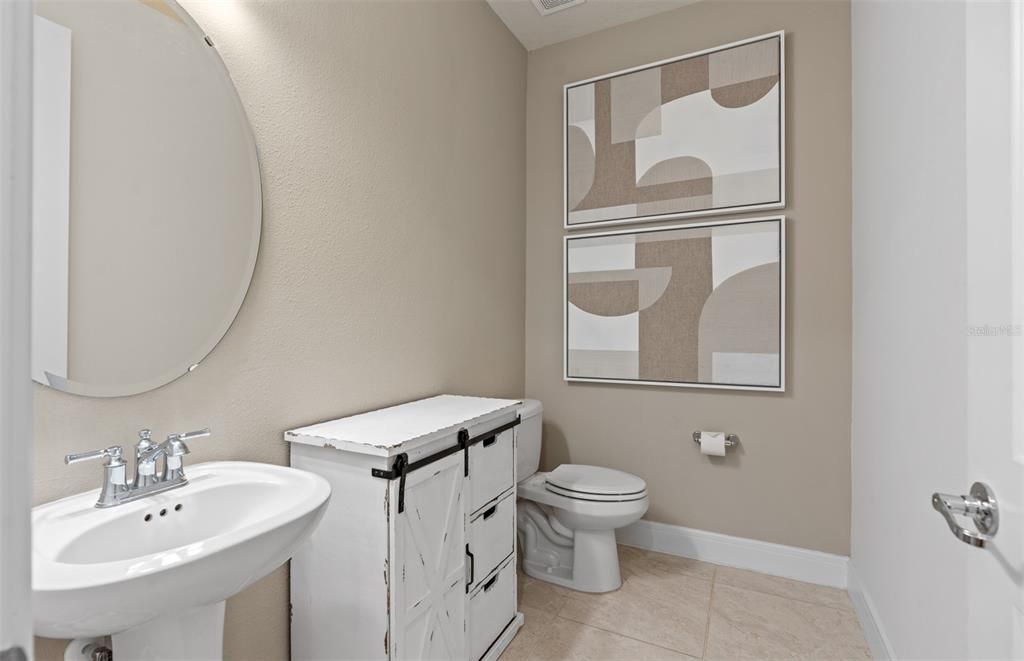 En Venta: $453,990 (4 camas, 3 baños, 2894 Pies cuadrados)