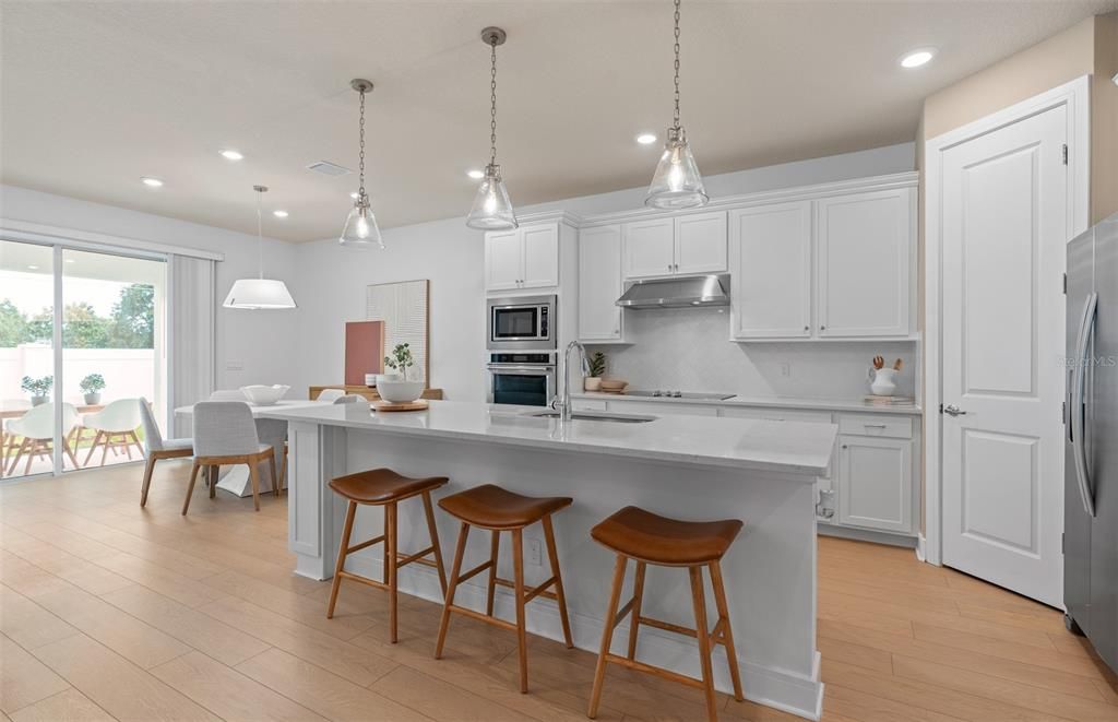 En Venta: $453,990 (4 camas, 3 baños, 2894 Pies cuadrados)