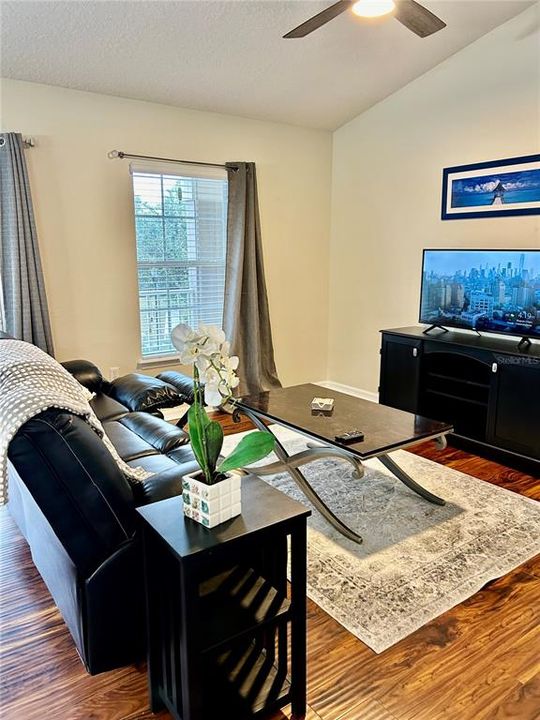 For Rent: $3,200 (2 beds, 2 baths, 1264 Square Feet)