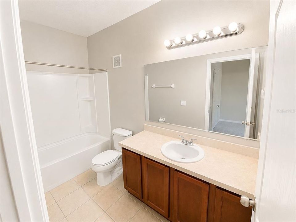 For Rent: $1,950 (3 beds, 2 baths, 1588 Square Feet)