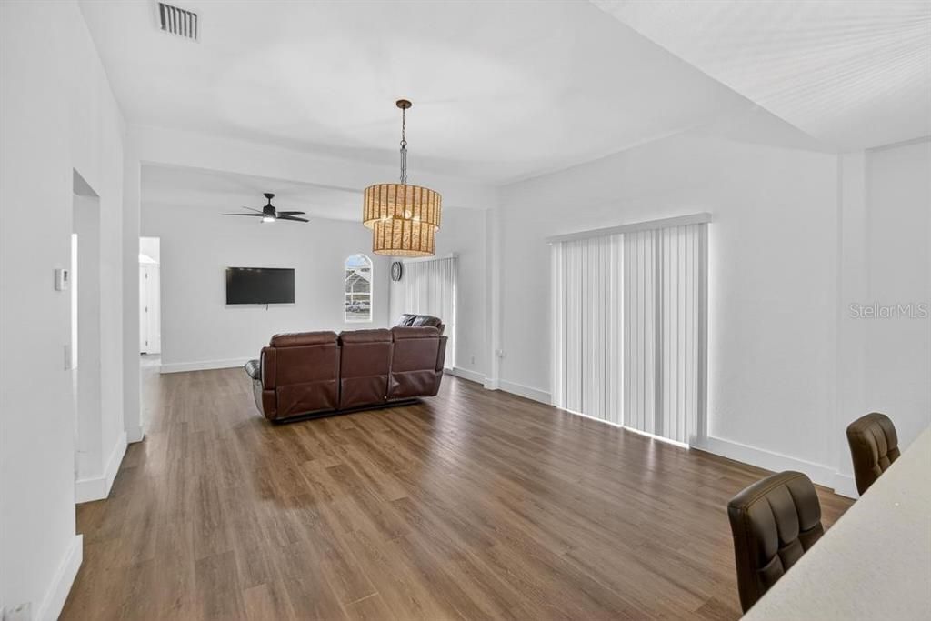 En Venta: $312,000 (3 camas, 2 baños, 1877 Pies cuadrados)