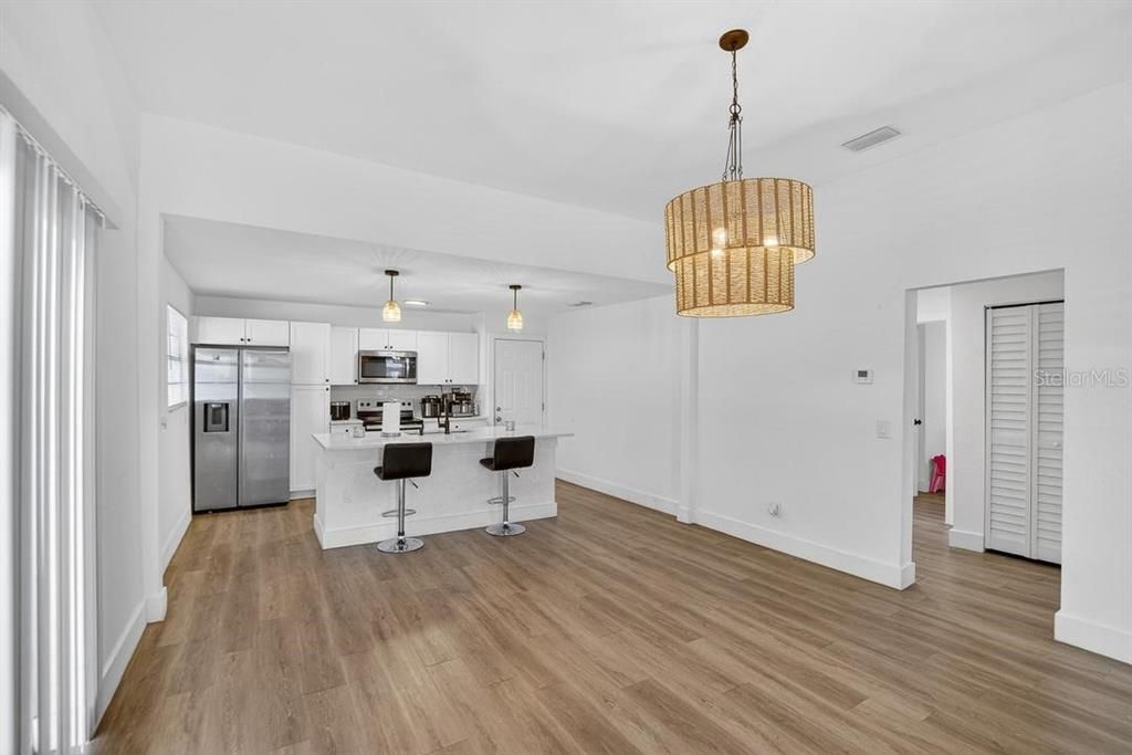 En Venta: $312,000 (3 camas, 2 baños, 1877 Pies cuadrados)
