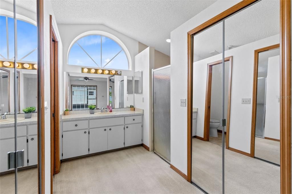 На продажу: $339,900 (3 спален, 2 ванн, 1875 Квадратных фут)