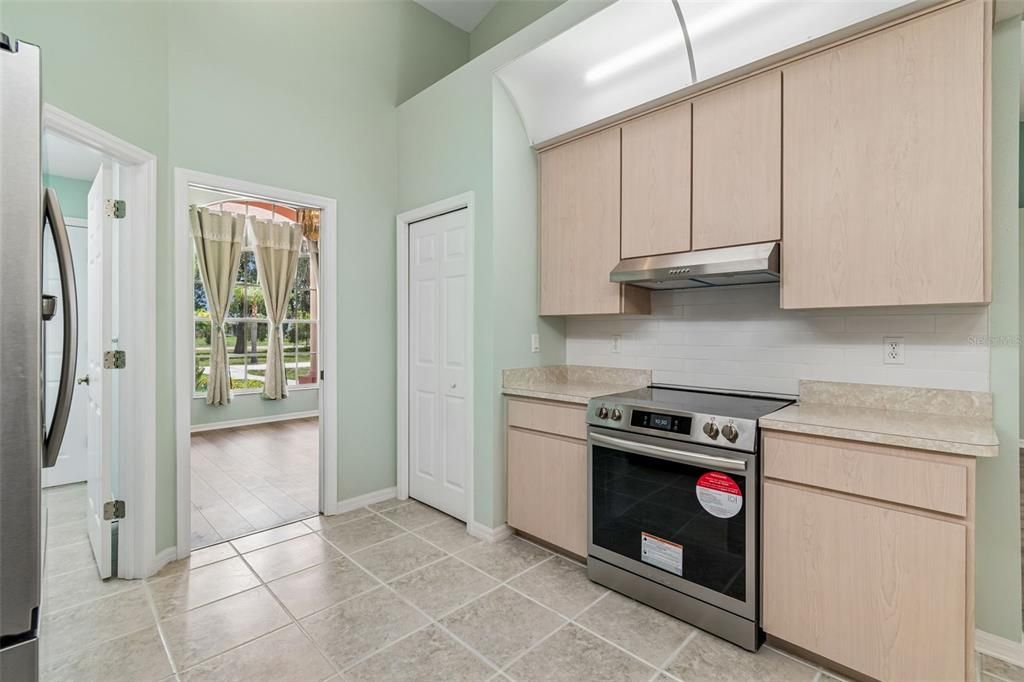 В аренду: $2,800 (4 спален, 3 ванн, 2235 Квадратных фут)