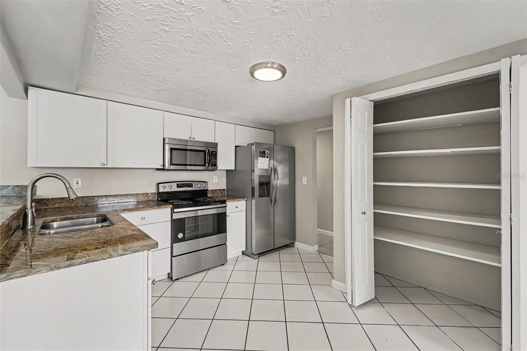 For Sale: $254,900 (3 beds, 2 baths, 1620 Square Feet)