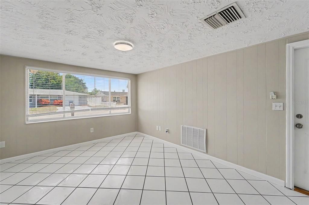 For Sale: $254,900 (3 beds, 2 baths, 1620 Square Feet)