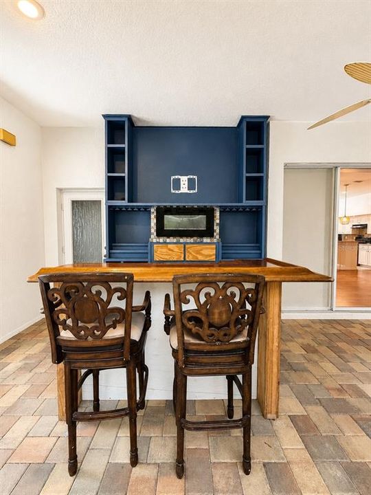 En Venta: $410,000 (3 camas, 2 baños, 1699 Pies cuadrados)