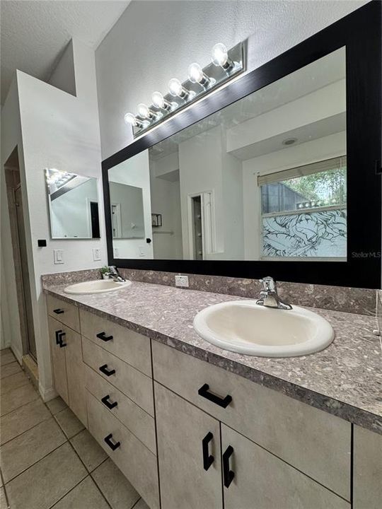 En Venta: $410,000 (3 camas, 2 baños, 1699 Pies cuadrados)