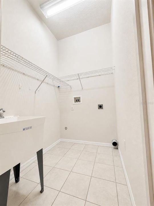 En Venta: $410,000 (3 camas, 2 baños, 1699 Pies cuadrados)