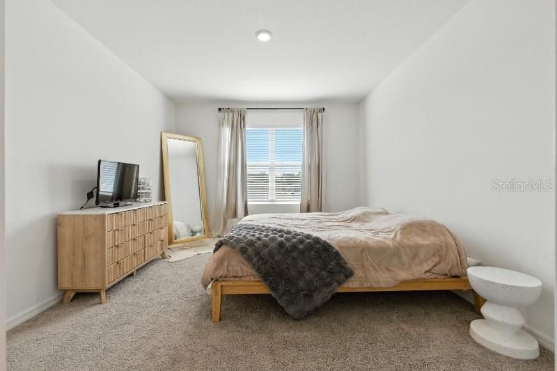 В аренду: $2,795 (4 спален, 2 ванн, 1828 Квадратных фут)