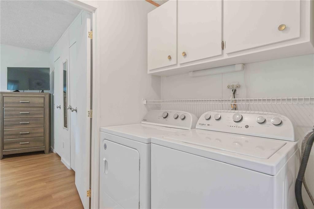 For Sale: $136,000 (2 beds, 2 baths, 896 Square Feet)