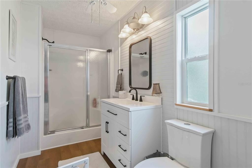 For Sale: $136,000 (2 beds, 2 baths, 896 Square Feet)