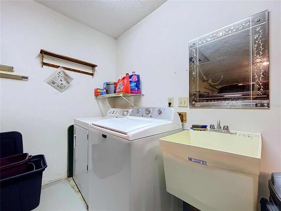 На продажу: $199,500 (2 спален, 2 ванн, 1403 Квадратных фут)