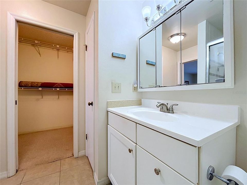 На продажу: $199,500 (2 спален, 2 ванн, 1403 Квадратных фут)