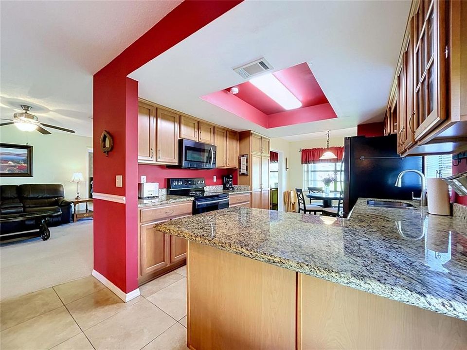 На продажу: $199,500 (2 спален, 2 ванн, 1403 Квадратных фут)