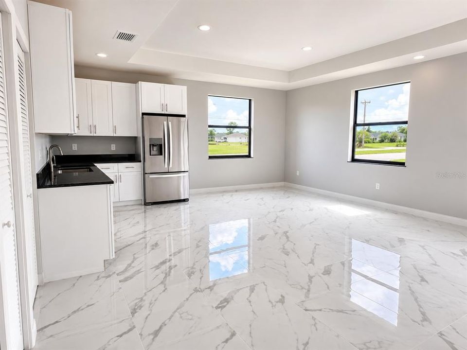 For Sale: $310,000 (3 beds, 2 baths, 1597 Square Feet)