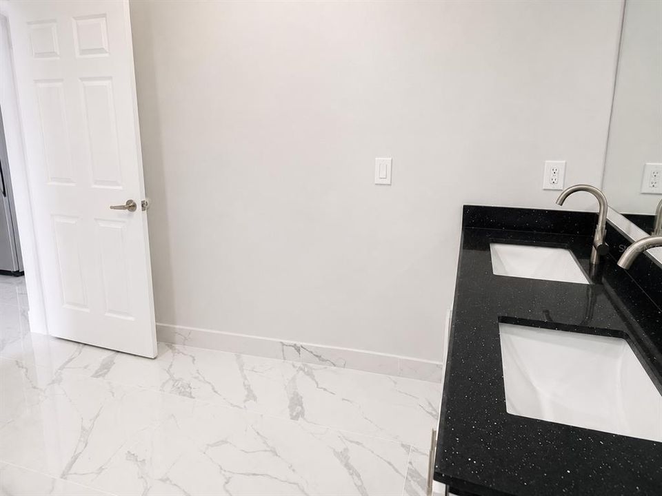 For Sale: $310,000 (3 beds, 2 baths, 1597 Square Feet)