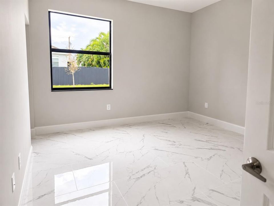 For Sale: $310,000 (3 beds, 2 baths, 1597 Square Feet)