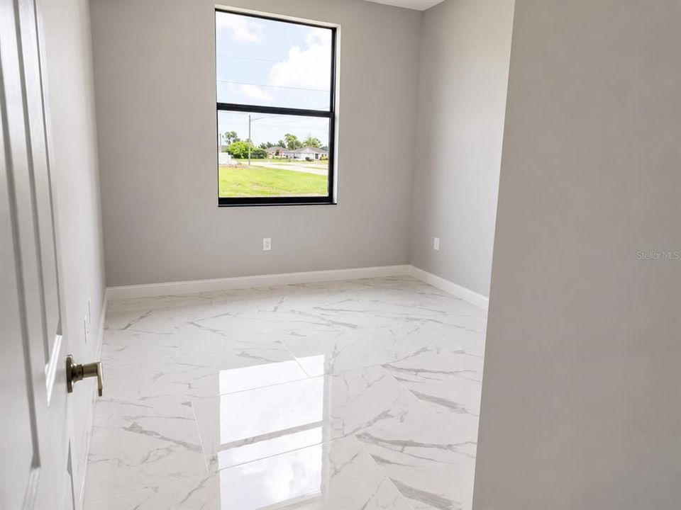 For Sale: $310,000 (3 beds, 2 baths, 1597 Square Feet)