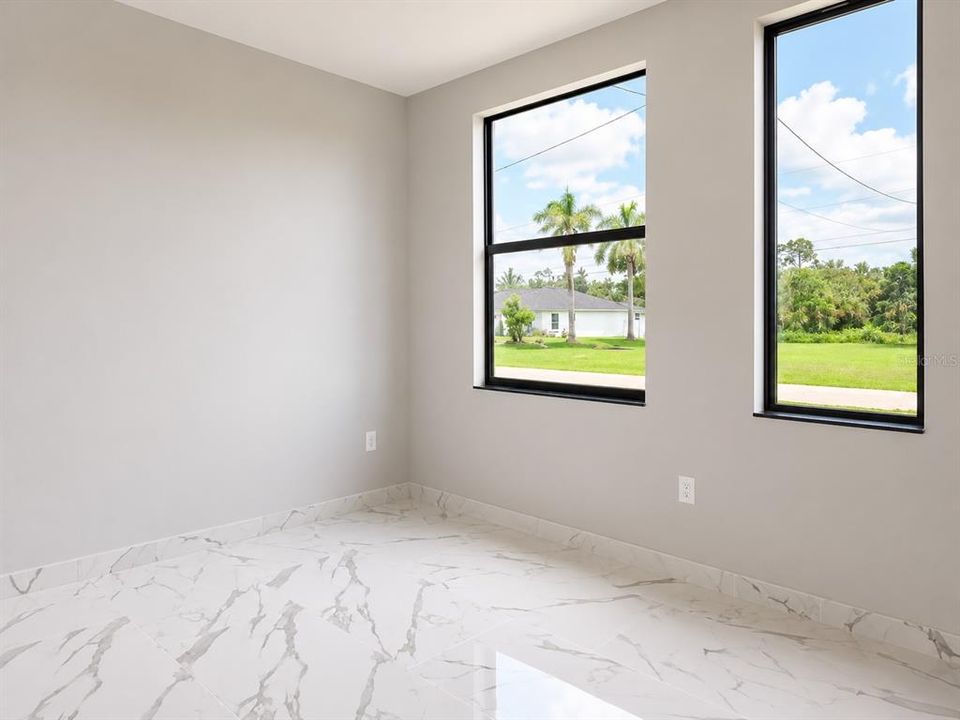 For Sale: $310,000 (3 beds, 2 baths, 1597 Square Feet)